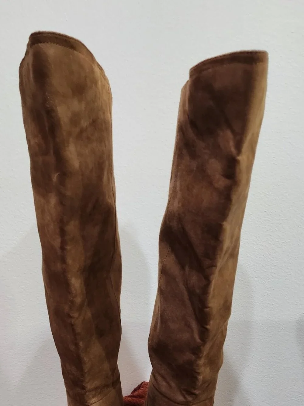 SO cognac knee